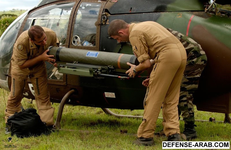 armement-d-un-helicoptere-gazelle-ecpad.jpg
