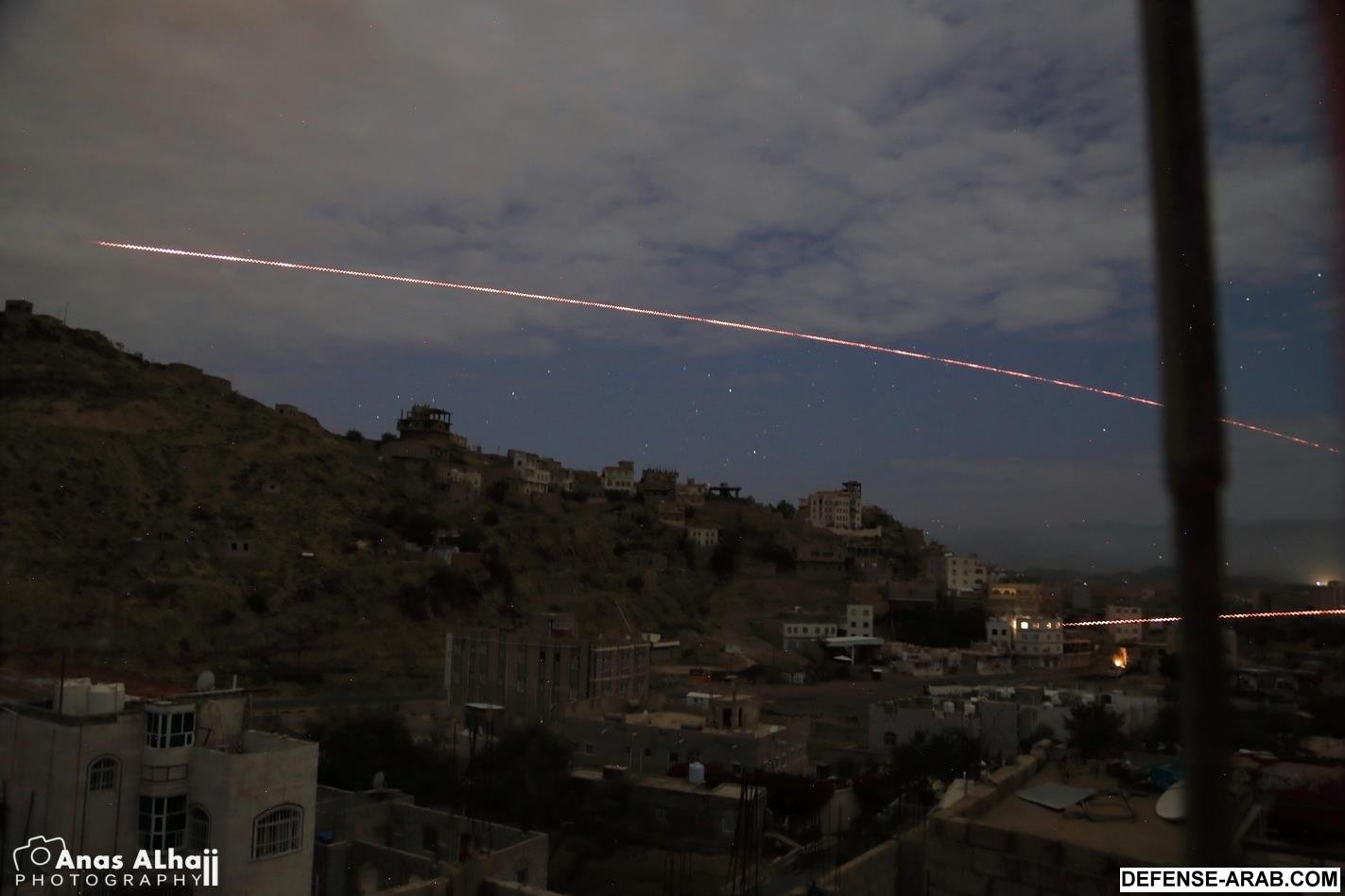 قصف الحوثيين لجبل جرة بالمضاد.jpg