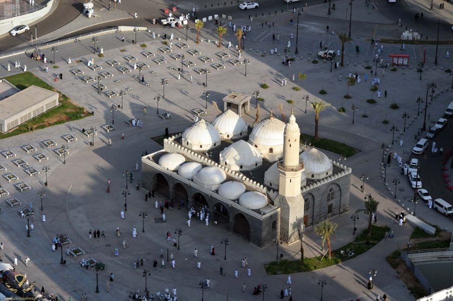 زوار-المدينة-المنورة-يطلعون-على-سيرة-النبي-بمسجد-الغمامة.jpg