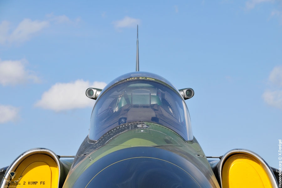 05-saab-sk-37e-viggen-tarmac-museedelair.jpg