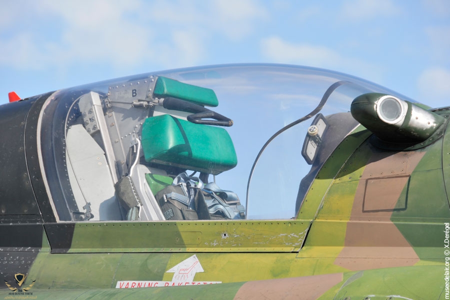 03-saab-sk-37e-viggen-tarmac-museedelair.jpg