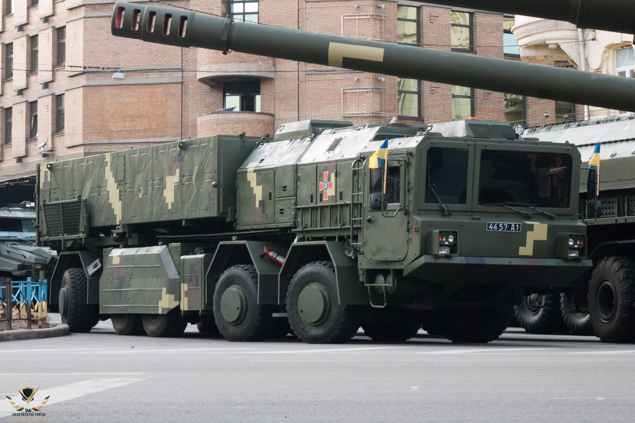 Hrim-2_-_Sapsan_missile_complex,_Kyiv,_2018_25.jpg
