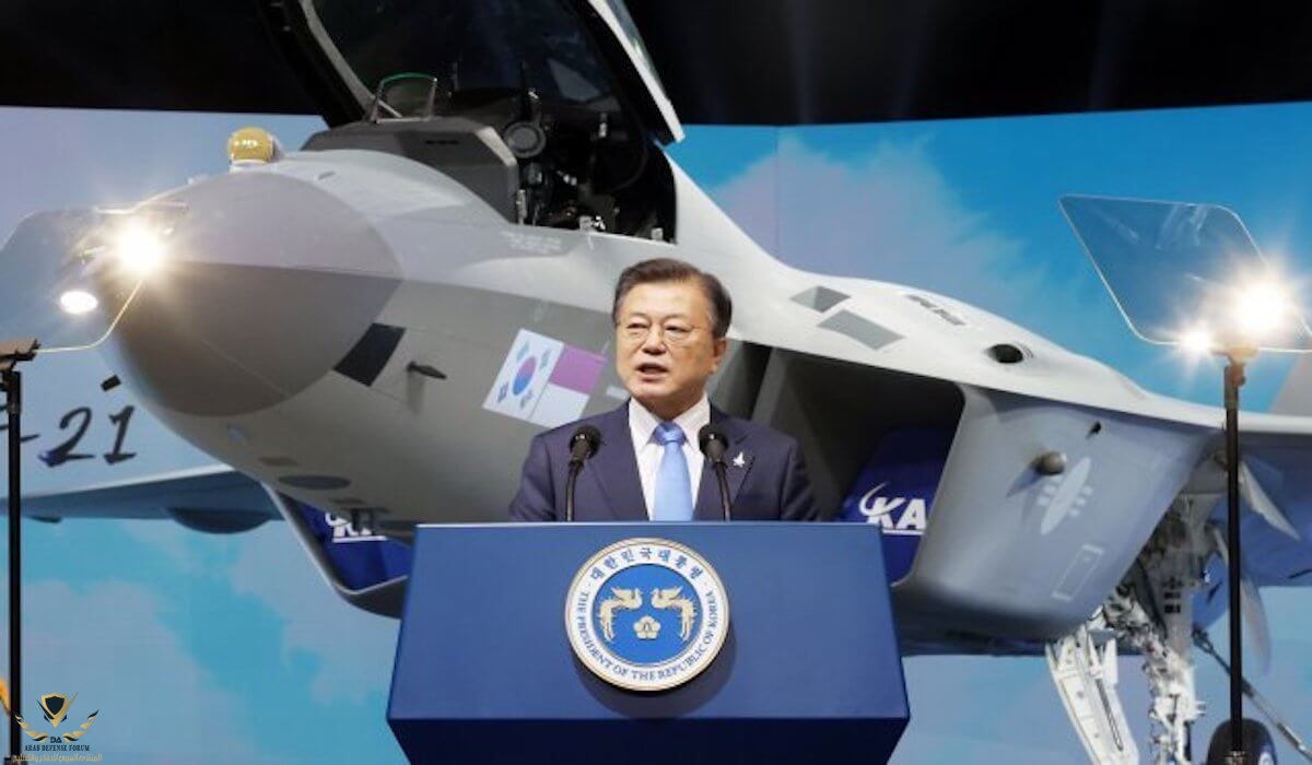 SOUTH-KOREA-UNVEILS-PTOTYPE-OF-FIRS-HOMEGROWN-FIGHTER-AIRCRAFT-KF-21.jpeg