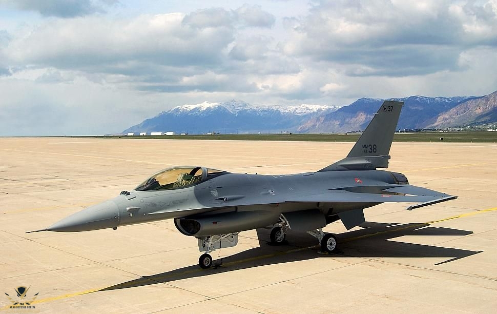 Italian Air Force General Dynamics F-16A Block 15 ADF Fighting Falcon.jpeg
