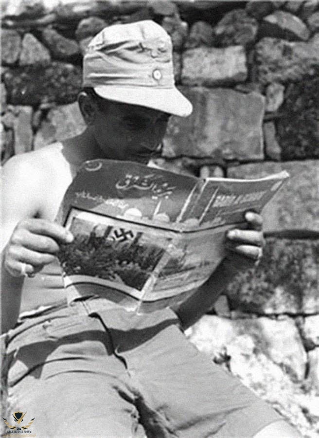 Free_Arab_Legion_soldier_reading_a_magazine_741477.jpg