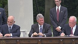 258px-Flickr_-_Government_Press_Office_(GPO)_-_PM_YITZHAK_RABIN_AND_JORDAN'S_KING_HUSSEIN_SIGN...jpg