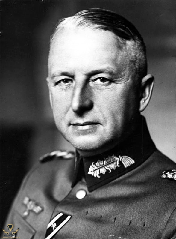 Bundesarchiv_Bild_183-H01757,_Erich_von_Manstein.jpg