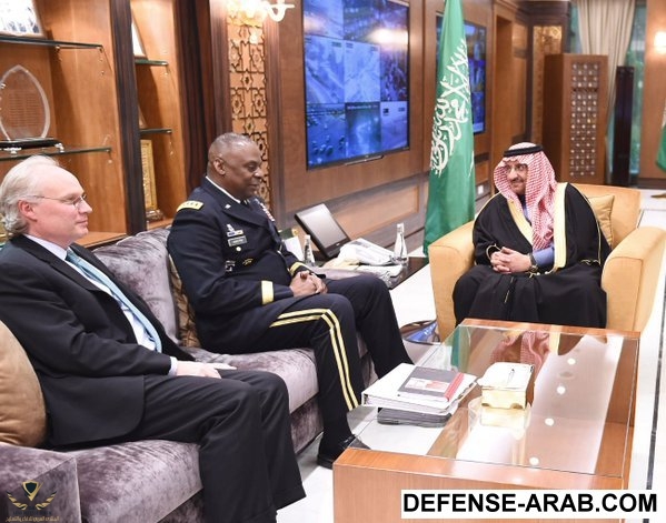 ولي العهد مع القائد الأمريكي.jpg