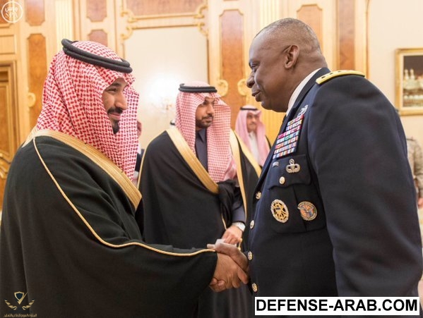 محمد بن سلمان مع القائد الأمريكي.jpg