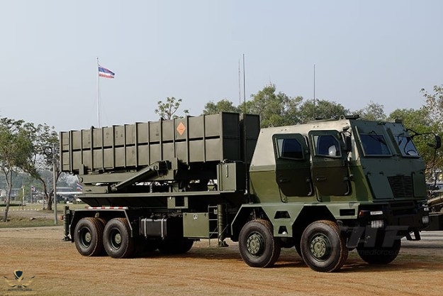 royal-thai-army-dti-1-multiple-rocket-launcher-3.jpg