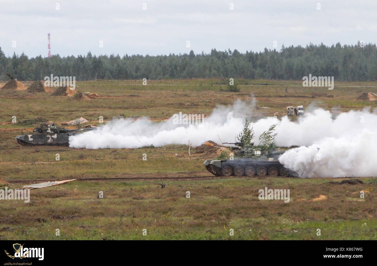 minsk-region-belarus-18th-sep-2017-belarus-t-72-tanks-release-a-smoke-K867WG-1.jpg