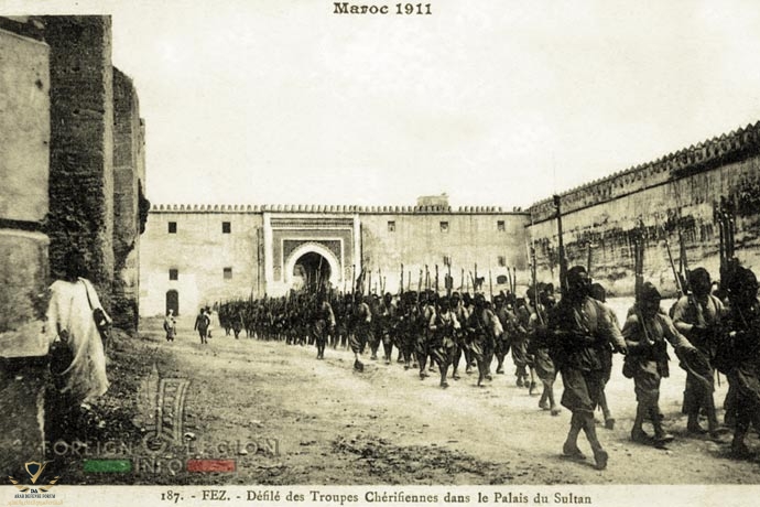 1re-1911-fes-fez-mehalla-troupes.jpg