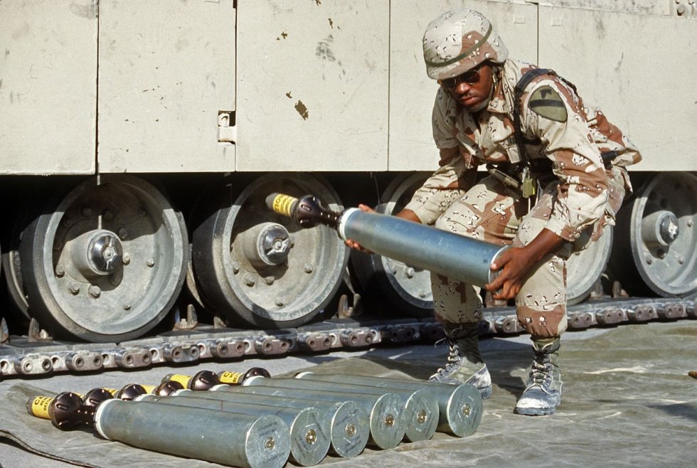 uranmunition-operation-desert-shield-m1a1-abrams-main-battle-tank.jpg