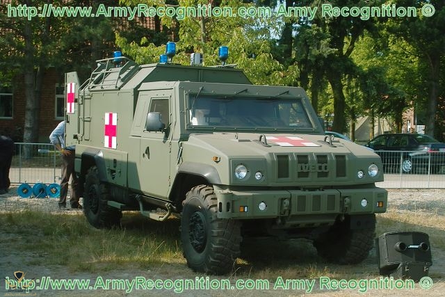 LMV_casevac_casualty_evacuation_wheeled_armoured_vehicle_Italy_Italian_Iveco_Defence_Vehicles_...jpg