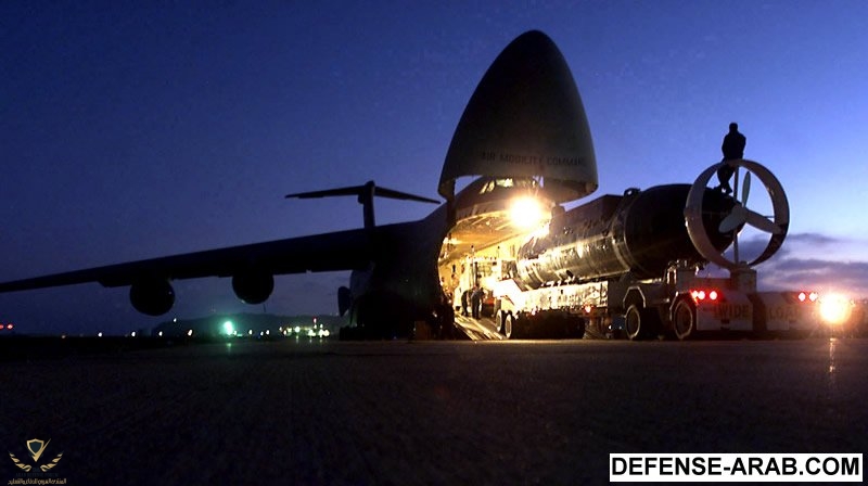 AIR_C-5_Loading_DSRV-1_lg.jpg