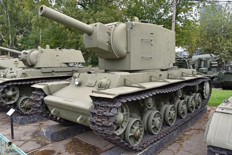 Kliment Voroshilov KV-2 Central Armed Forces Museum Moscow.jpg