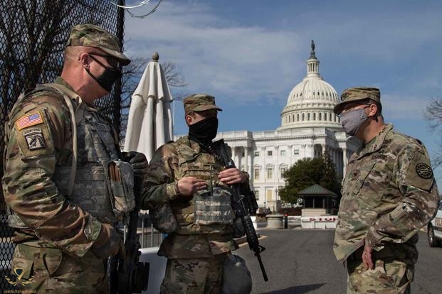 mil-national-guard-police-capitol-1800.jpg