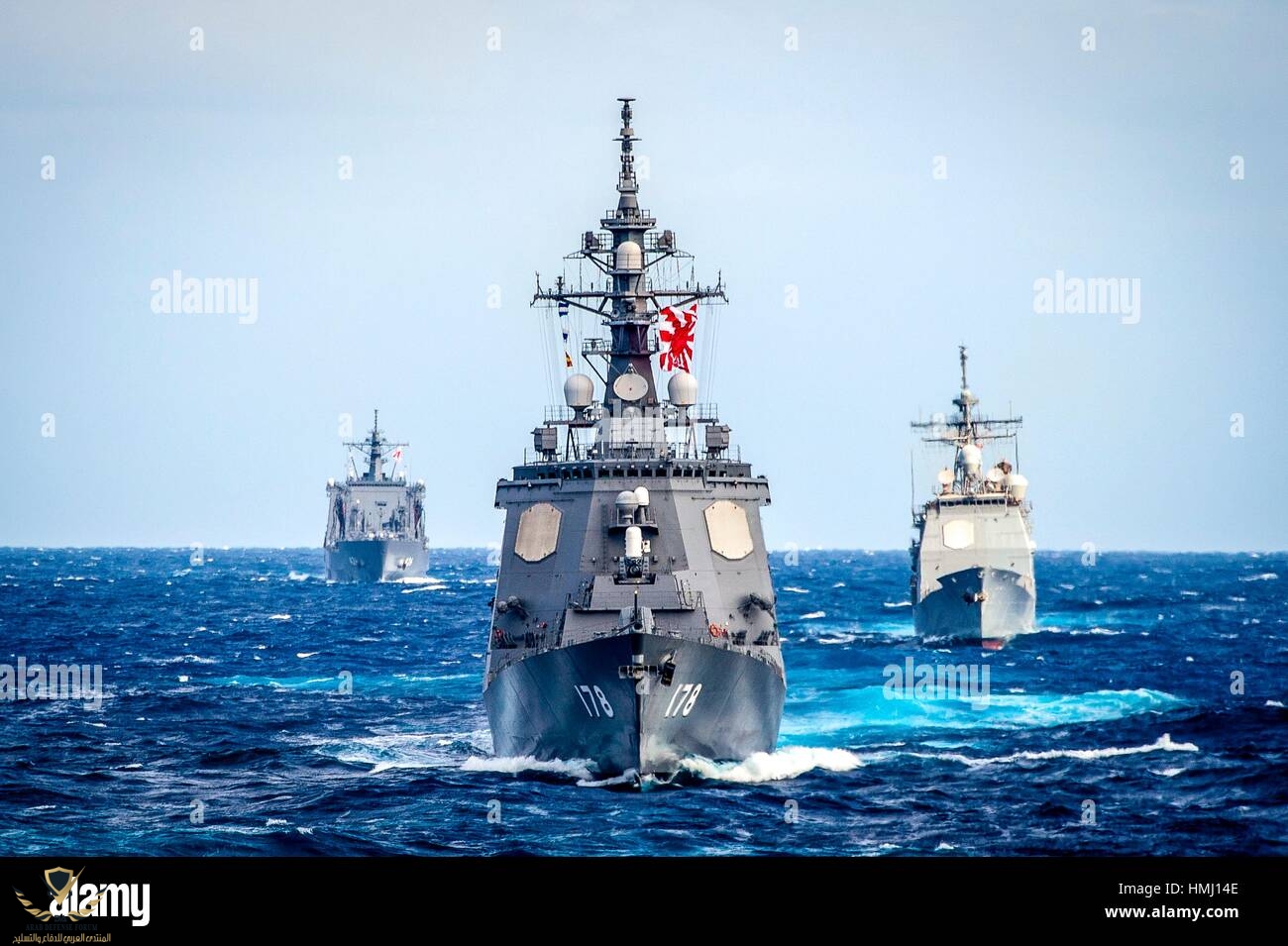 philippine-sea-nov-11-2016-the-japan-maritime-self-defense-force-jmsdf-HMJ14E.jpg