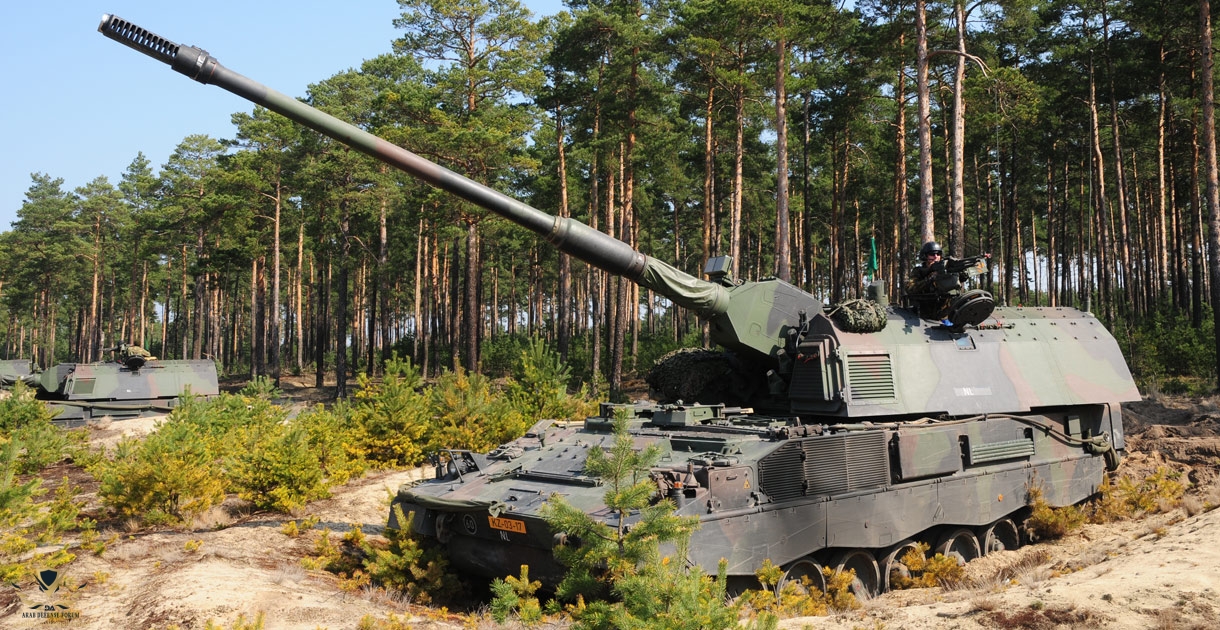 panzerhaubitze-2000-pzh-2000-self-propelled-howitzer-1.jpg