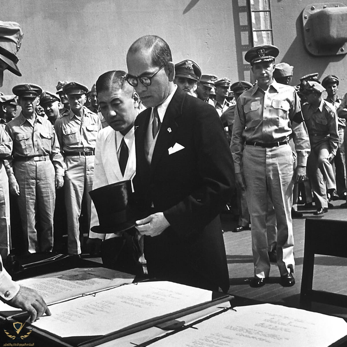 japan-surrenders-end-of-wwii-gettyimages-50370225.jpg