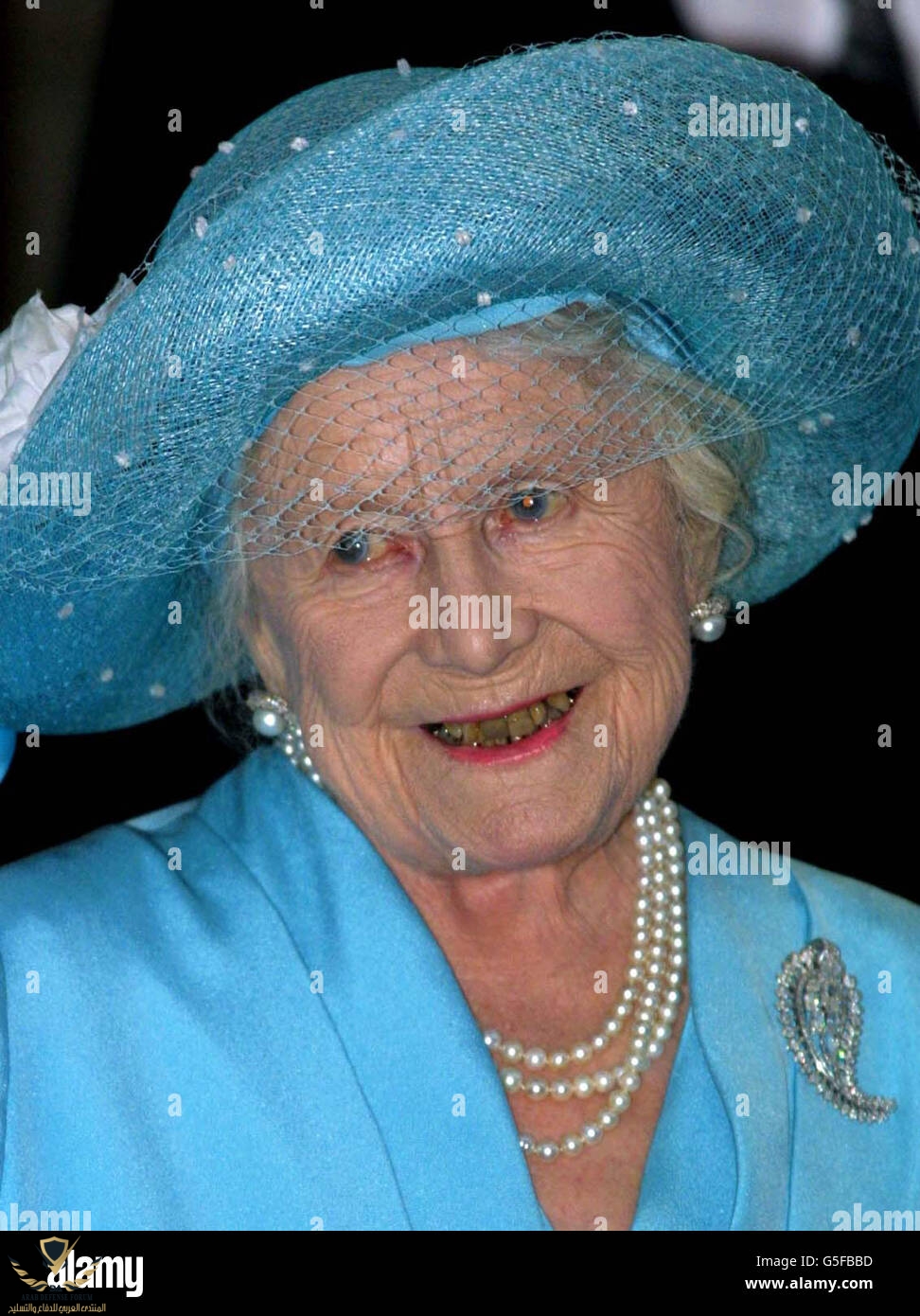 britains-queen-elizabeth-the-queen-mother-leaves-the-king-edward-vii-G5FBBD.jpg