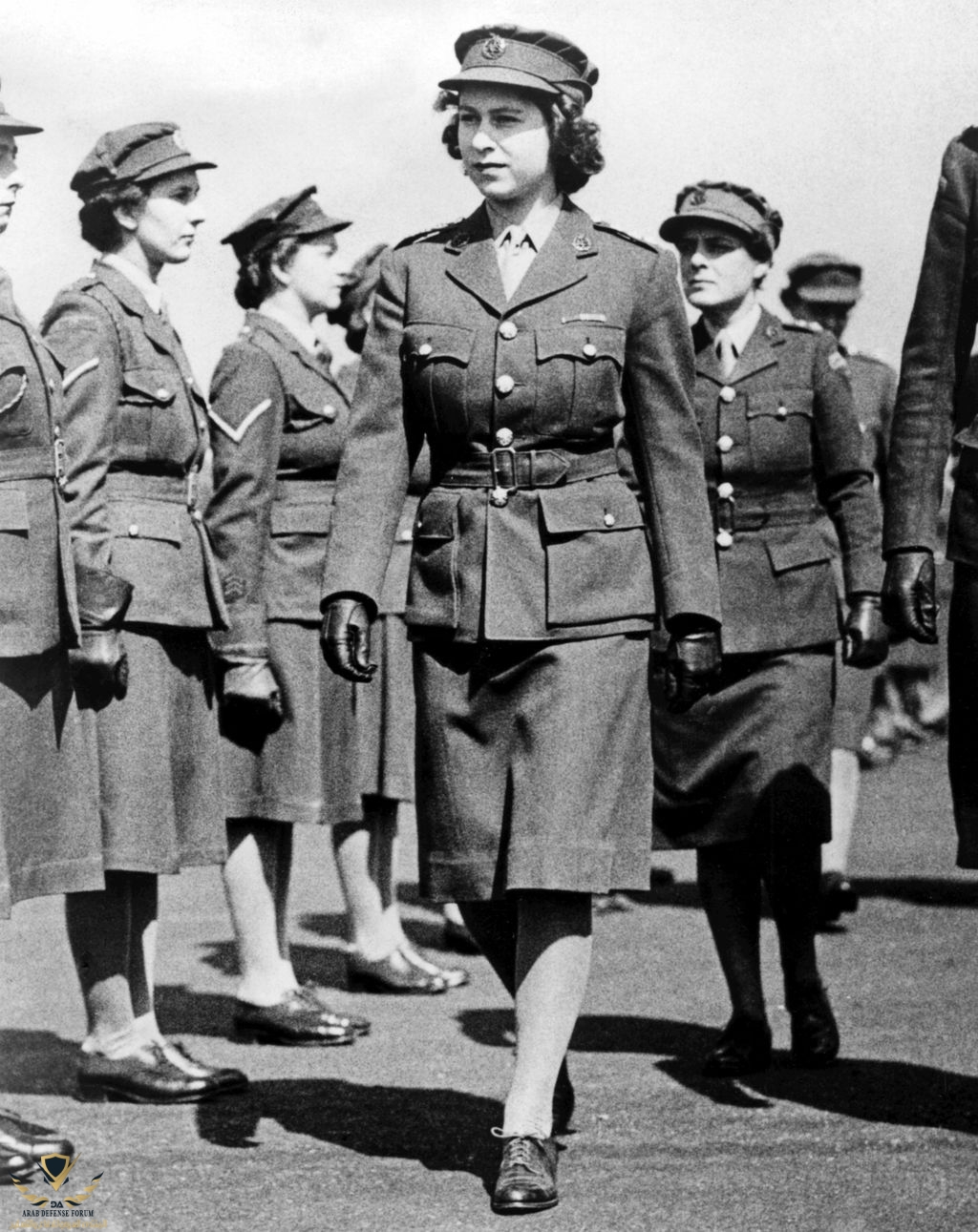 queen-elizabeth-ii-during-world-war-ii-female-royal-who-served-military-2.jpg