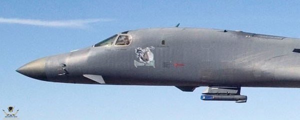 A_B-1B_Lancer_with_a_Sniper_pod.jpeg