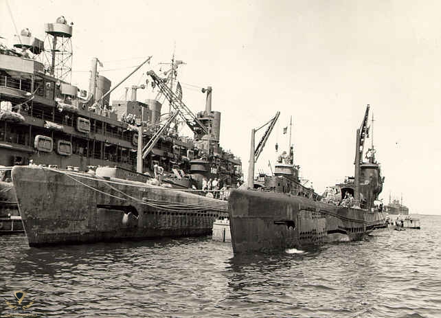 aircraft-carrying-submarines-one-of-them-is-the-I-400-akongside-the-USS-Proteus-at-Yokosuka.jpg