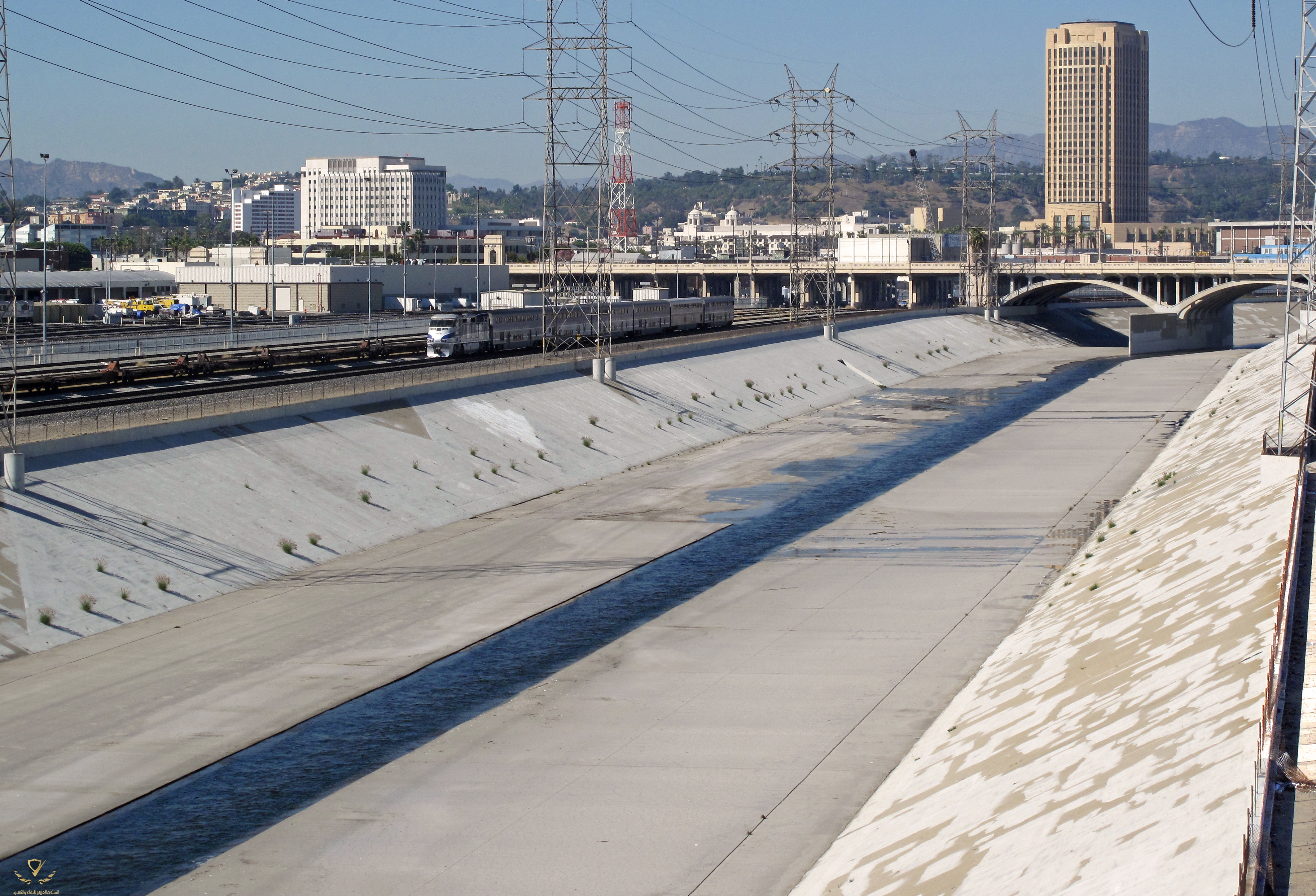Los_Angeles_River_channelized (1).jpg