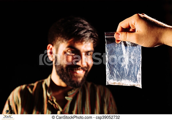 drug-dealing-stock-photos_csp39052732.jpg