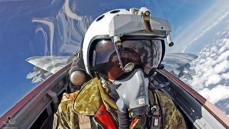 Juice-Cockpit-MIG-29-Ukraine.jpg