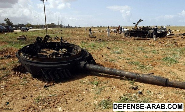 Destroyed-tank-Gaddafi-T-72-NATO-aviation-Bengazi..jpg