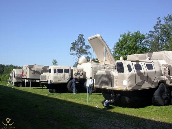 russian-inflatable-war-machines-4.jpg