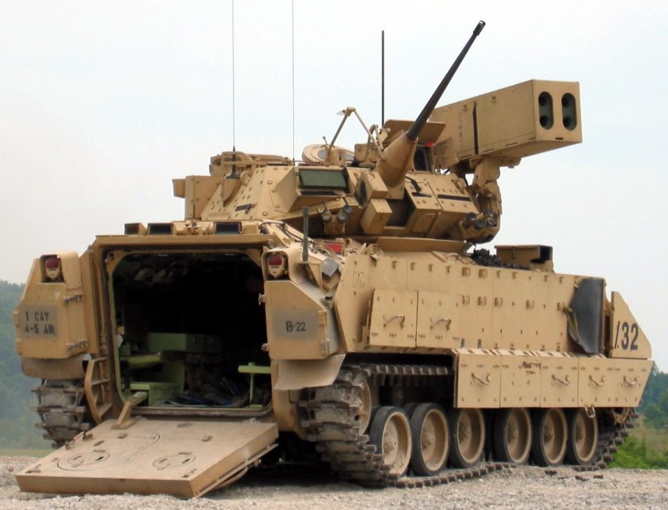 m2-bradley_small.jpg