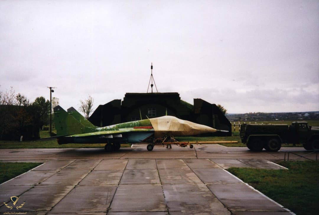 message-editor_1646834770427-moldovan_mig-29_being_towed_by_a_truck.jpg