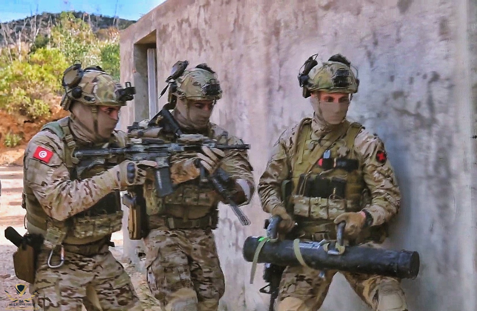 Fn4ANnAWAAAlme8.jpg