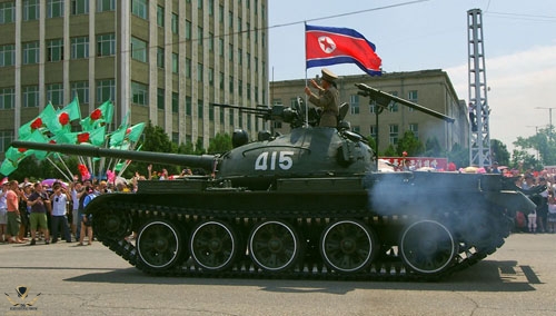chonma1withmissile-t.jpg