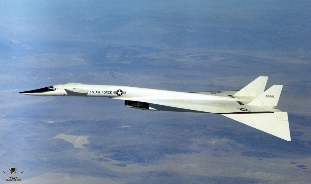 North_American_XB-70A_Valkyrie_in_flight_(cropped) (1).jpg