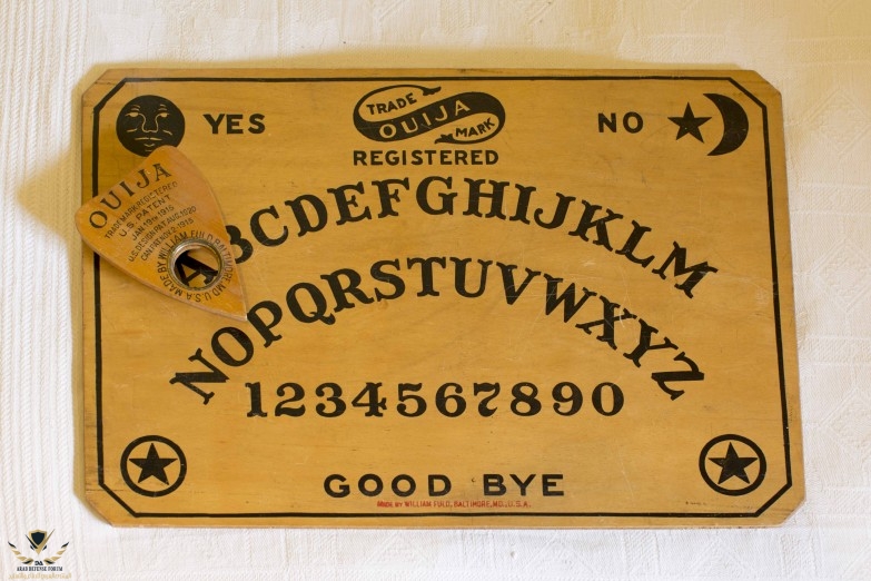 LV-ouija-recto-783x522.jpg