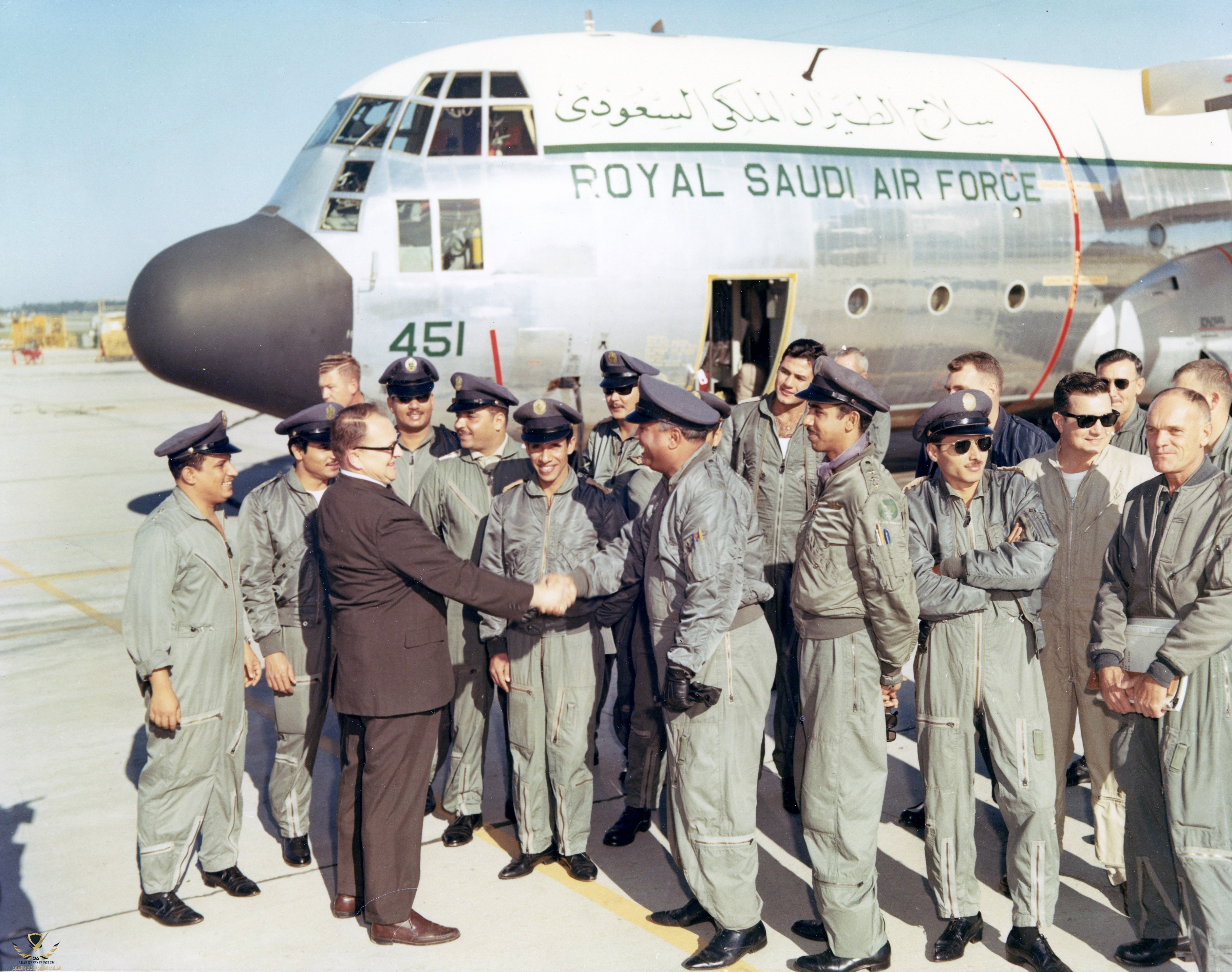 c130_saudi_delivery_1965_group_001.jpg