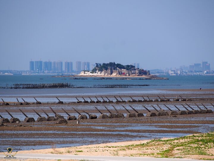 720px-遍布反登陆桩的上林海滩_-_Anti-landing_Spikes_on_Shanglin_Coast_-_2014.09_-_panoramio.jpg