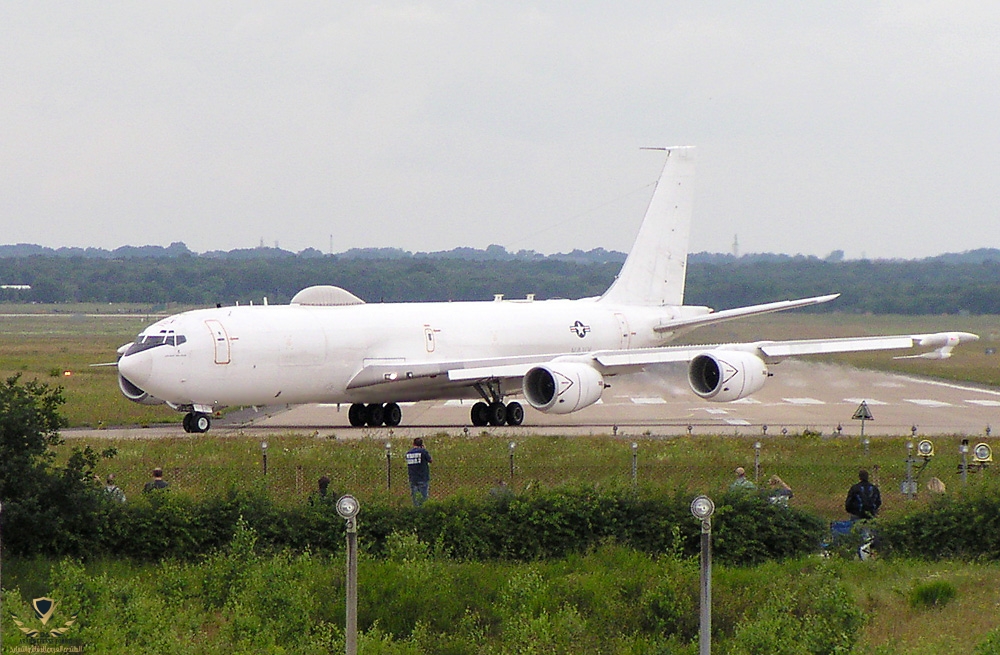 Boeing_E-6B_Mercury_US_Navy_162783_taxi_ETNG.jpg