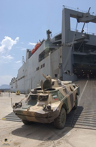 Red_Cloud_(T-AKR_313)_unloads_bulgarian_vehicle (1).jpg