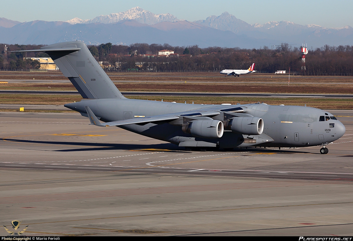 1228-united-arab-emirates-air-force-boeing-c-17a-globemaster-iii_PlanespottersNet_564169_0f786...jpg