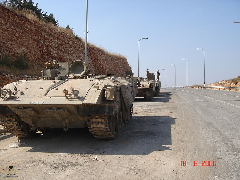 800px-Achzarit_armored_personnel_carriers,_2006.jpg