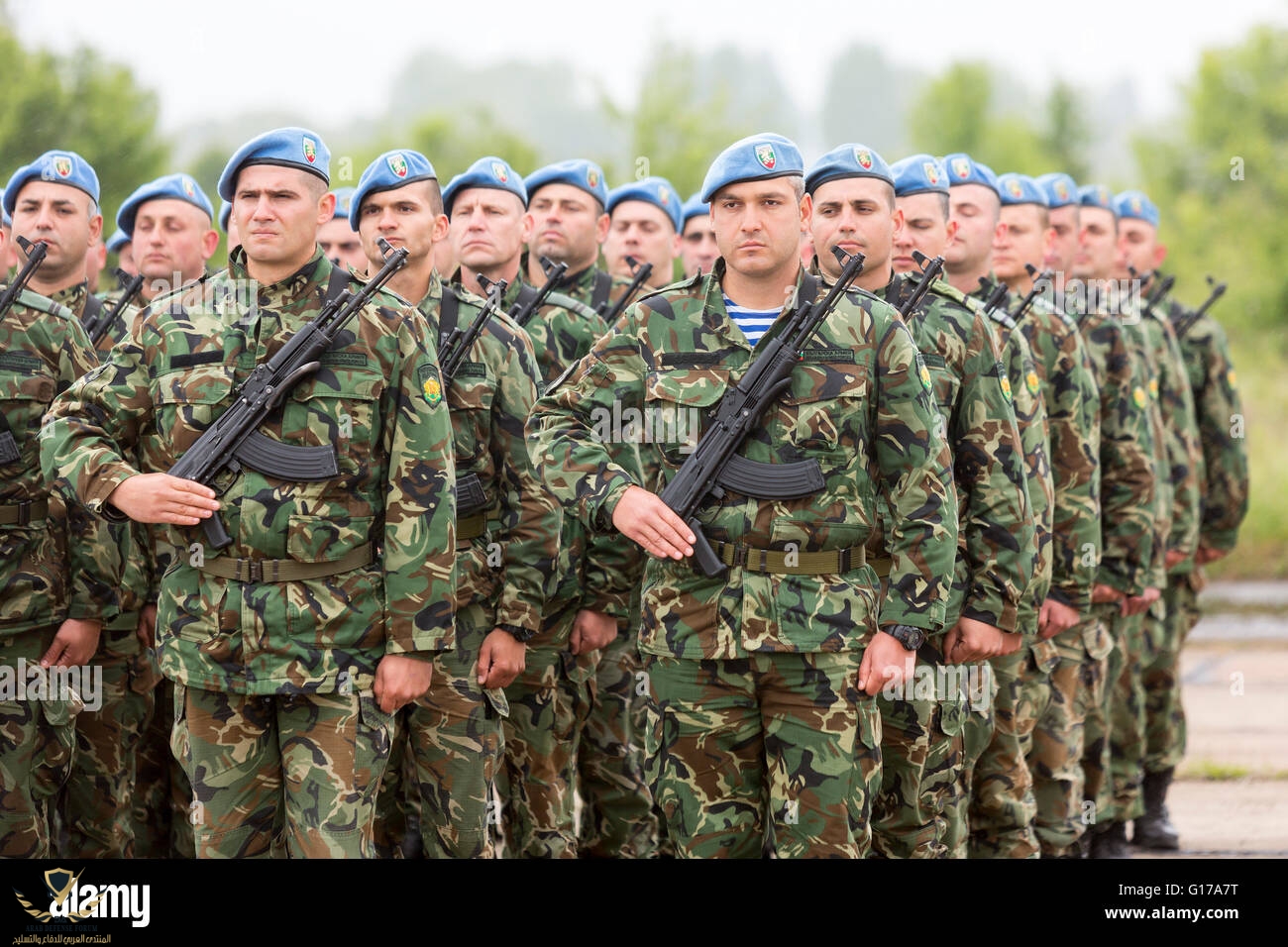 sofia-bulgaria-may-4-2016-soldiers-from-the-bulgarian-army-are-preparing-G17A7T.jpg