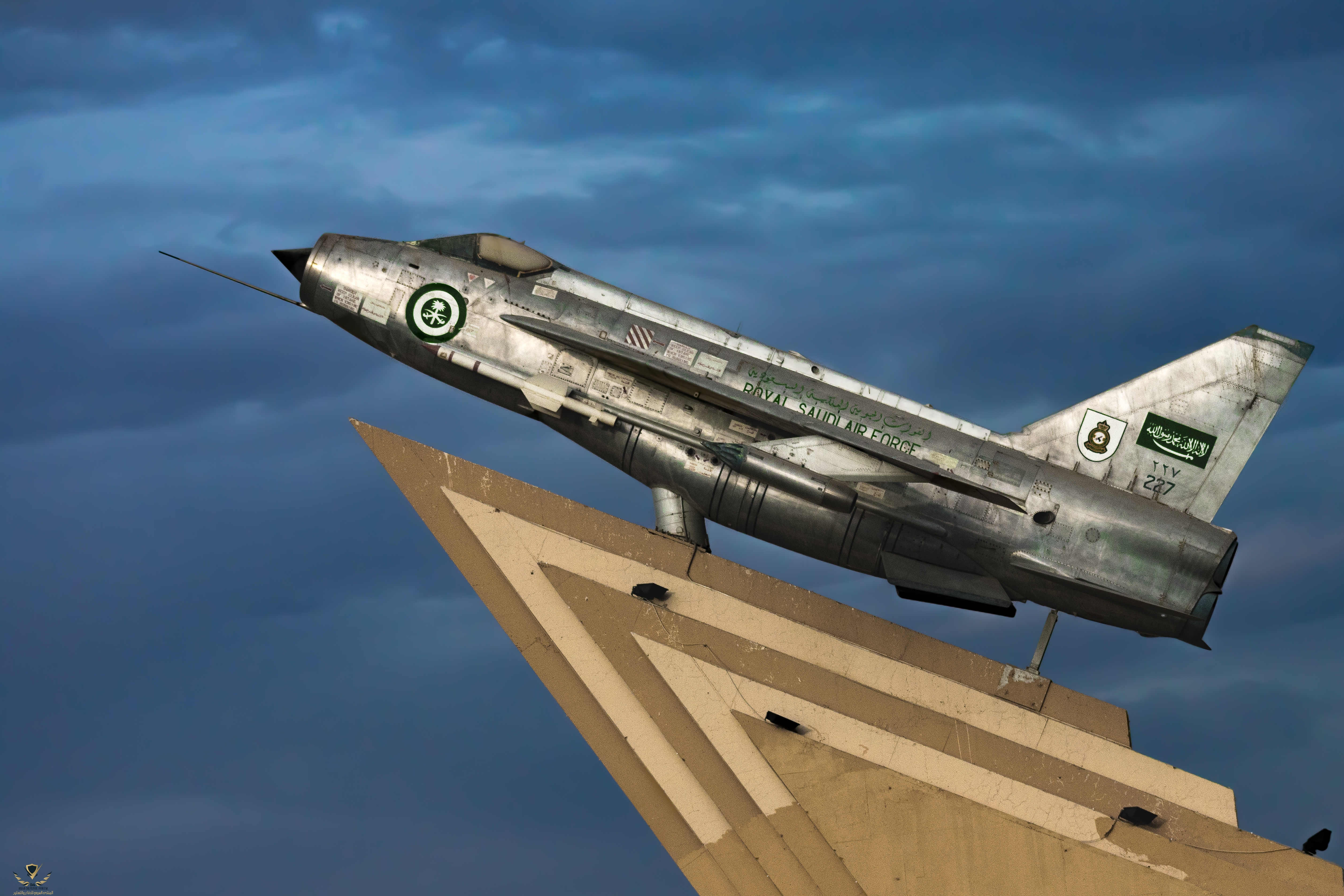 Royal_Saudi_Air_Force_Lightning.jpg