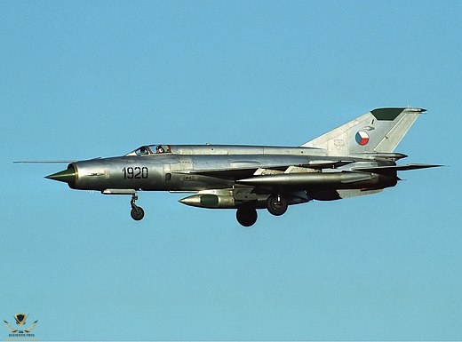 Czechoslovak_Air_Force_Mikoyan-Gurevich_MiG-21R_Lofting-4.jpg