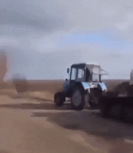 tractor-ukraine.gif
