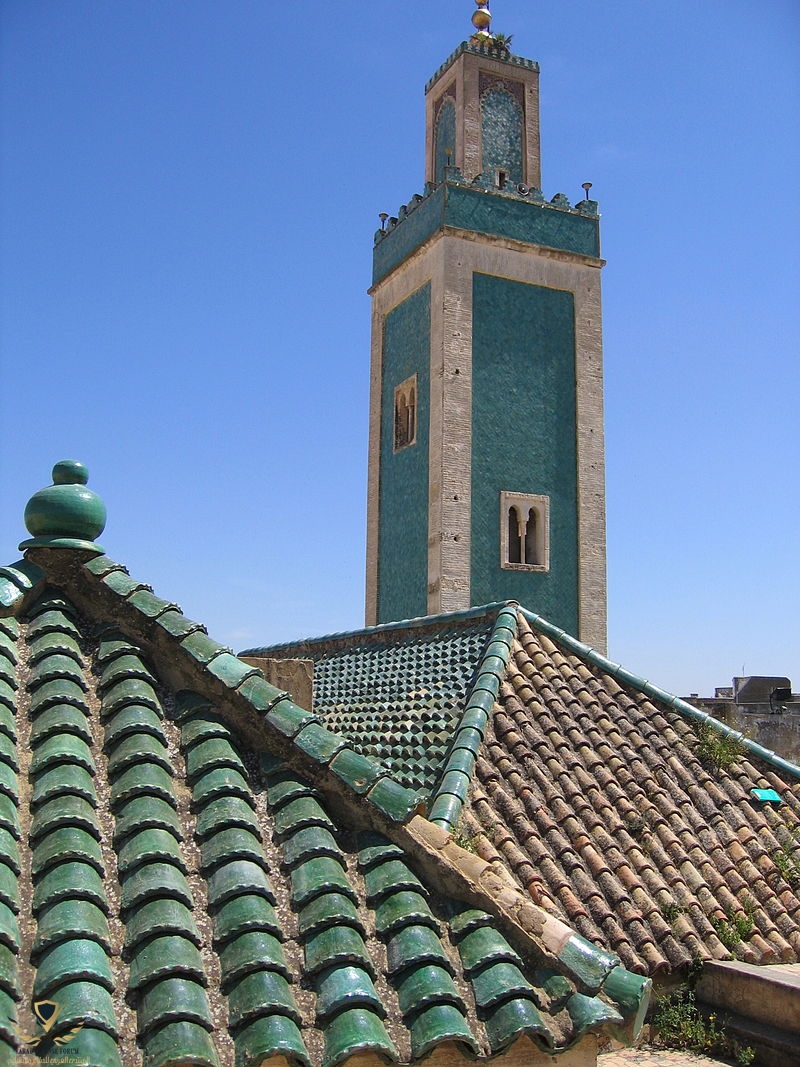 800px-Meknes_Medersa_Bou_Inania_Minaret.jpg
